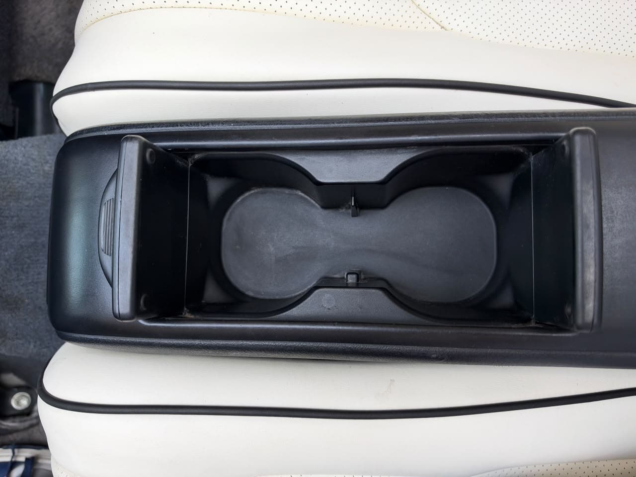 2010 Lexus IS300 Convertible for sale Dubai, Carology photo 17