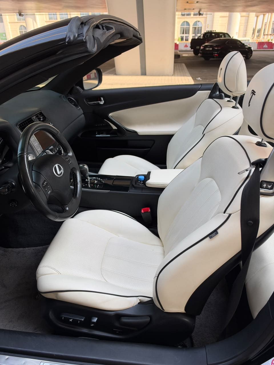 2010 Lexus IS300 Convertible for sale Dubai, Carology photo 23
