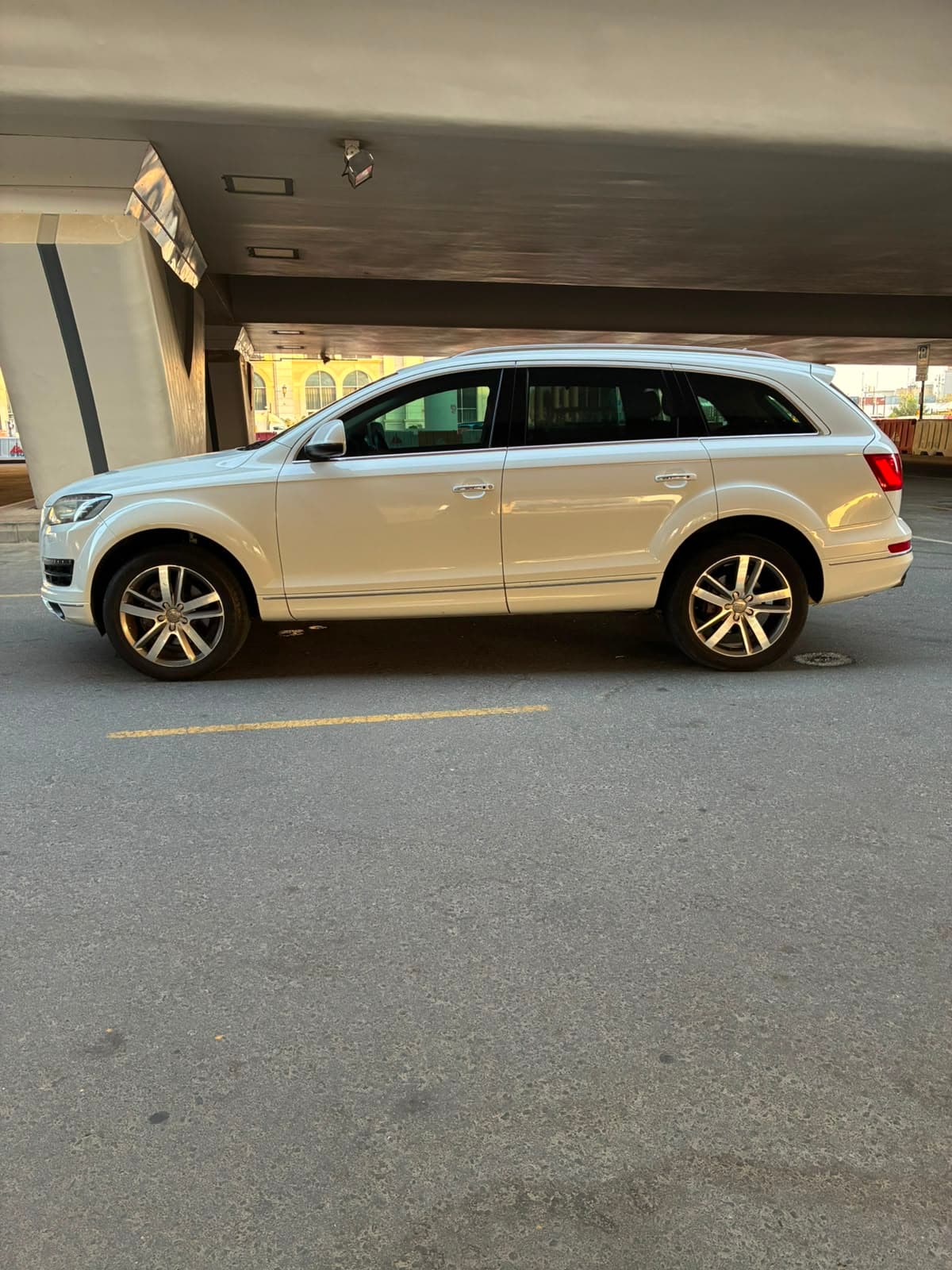 2014 Audi Q7 Quattro for sale Dubai, Carology photo 3