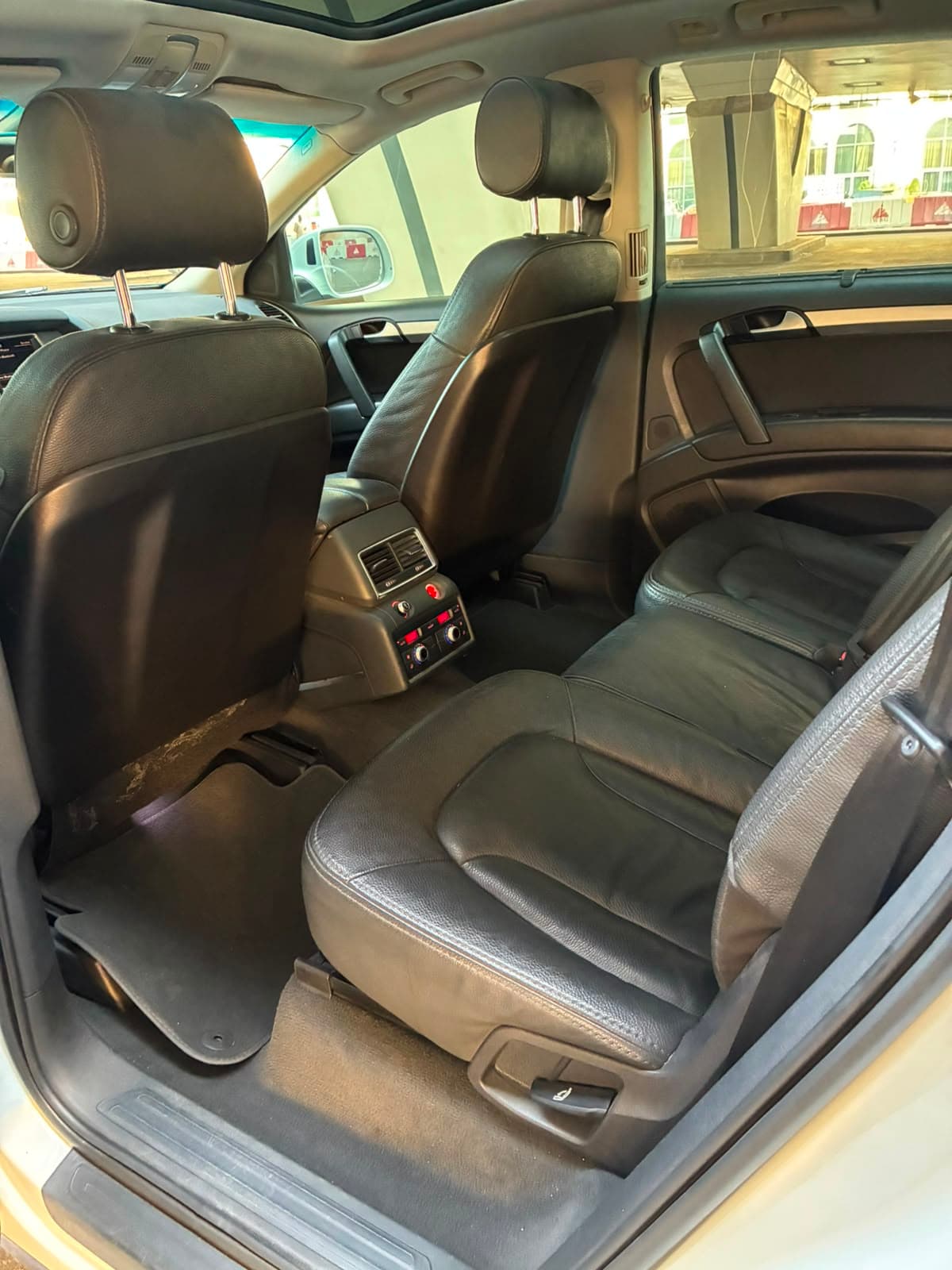 2014 Audi Q7 Quattro for sale Dubai, Carology photo 19