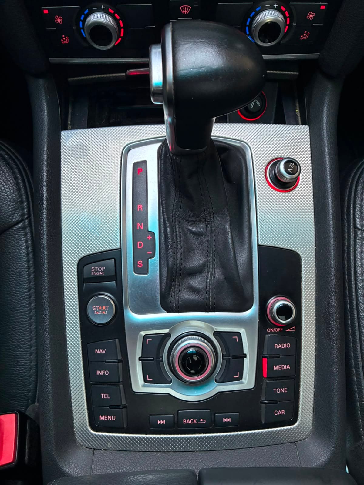 2014 Audi Q7 Quattro for sale Dubai, Carology photo 25