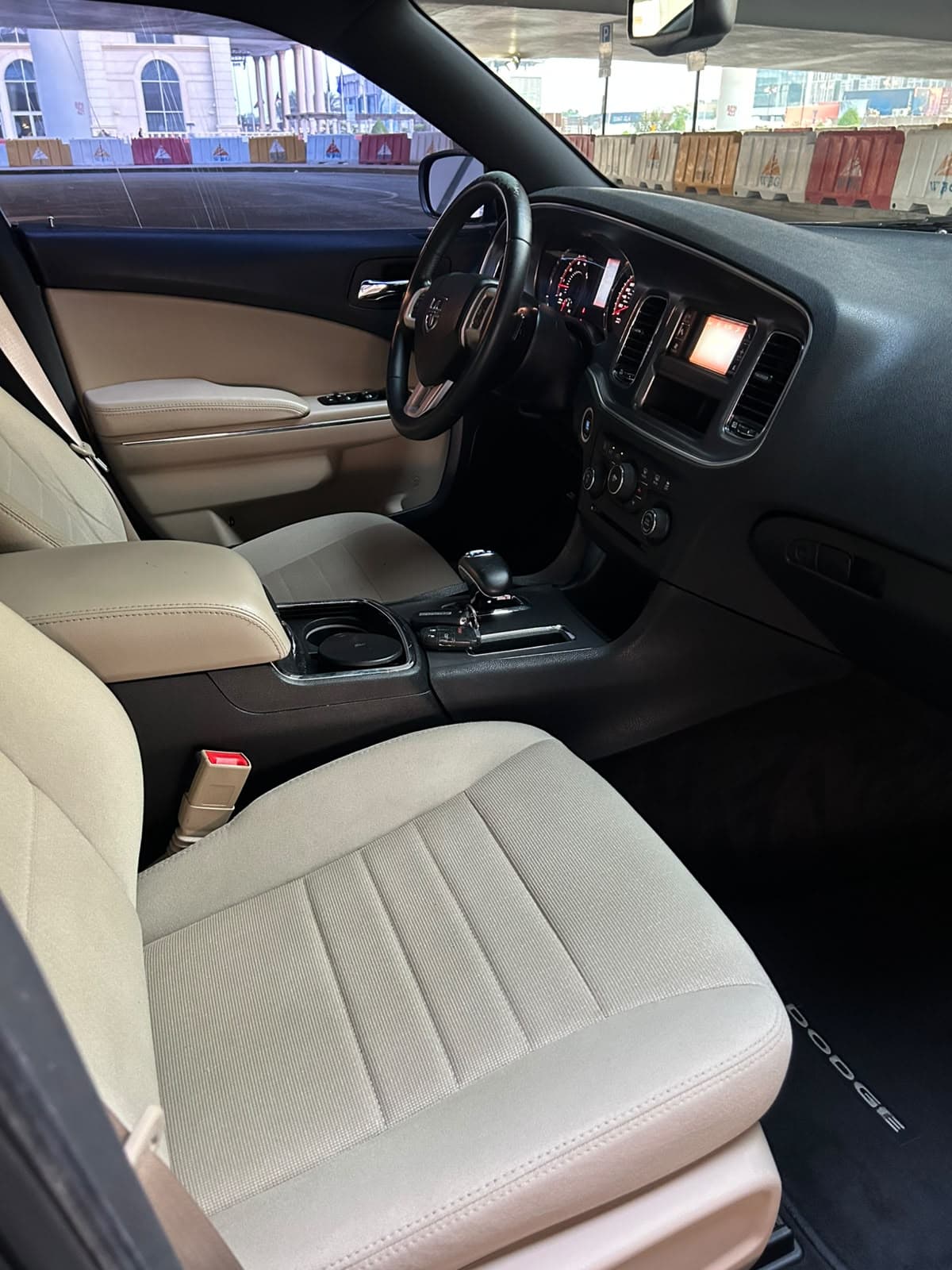 2014 Dodge Charger for sale Dubai, Carology photo 7