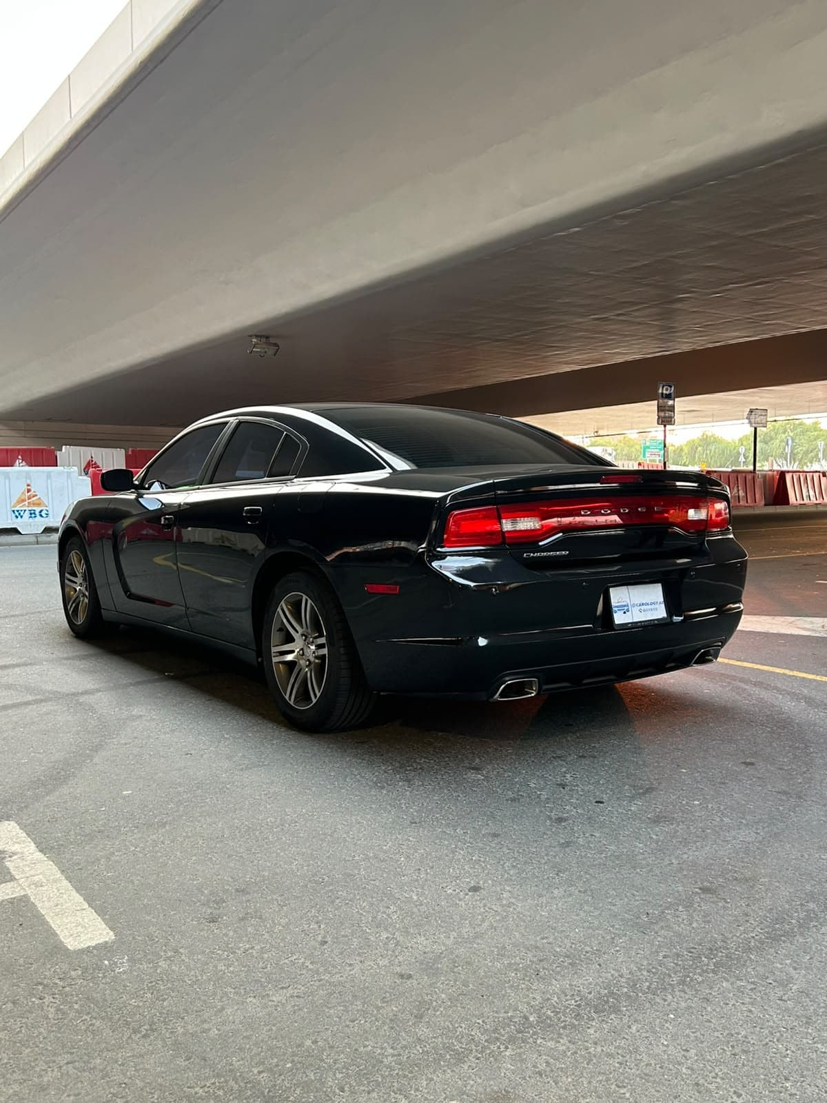 2014 Dodge Charger for sale Dubai, Carology photo 12