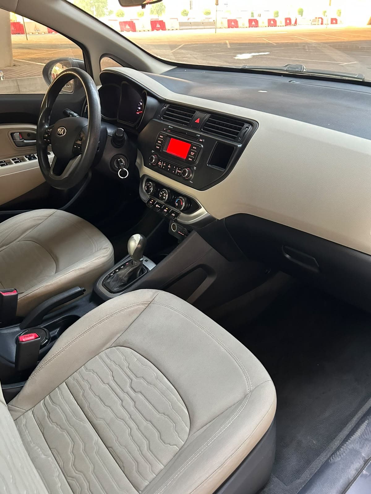 2014 Kia Rio for sale Dubai, Carology photo 6