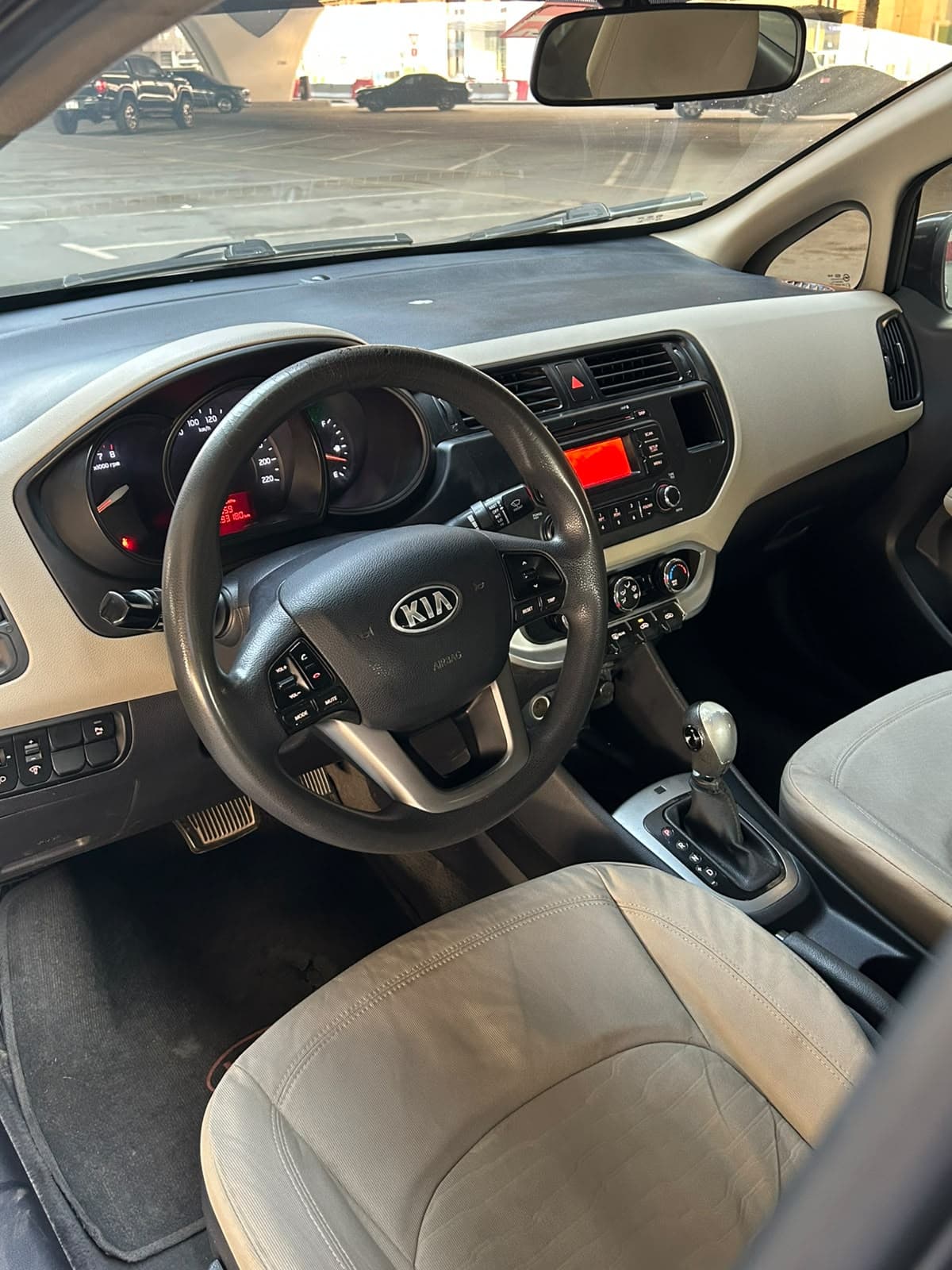 2014 Kia Rio for sale Dubai, Carology photo 10
