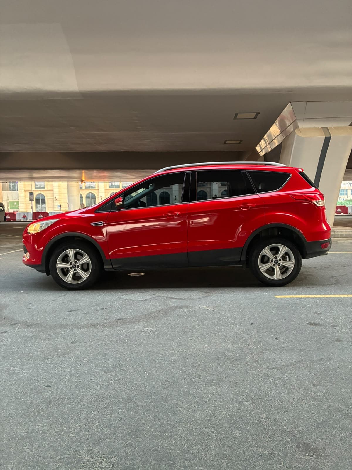 2015 Ford Escape for sale Dubai, Carology photo 2