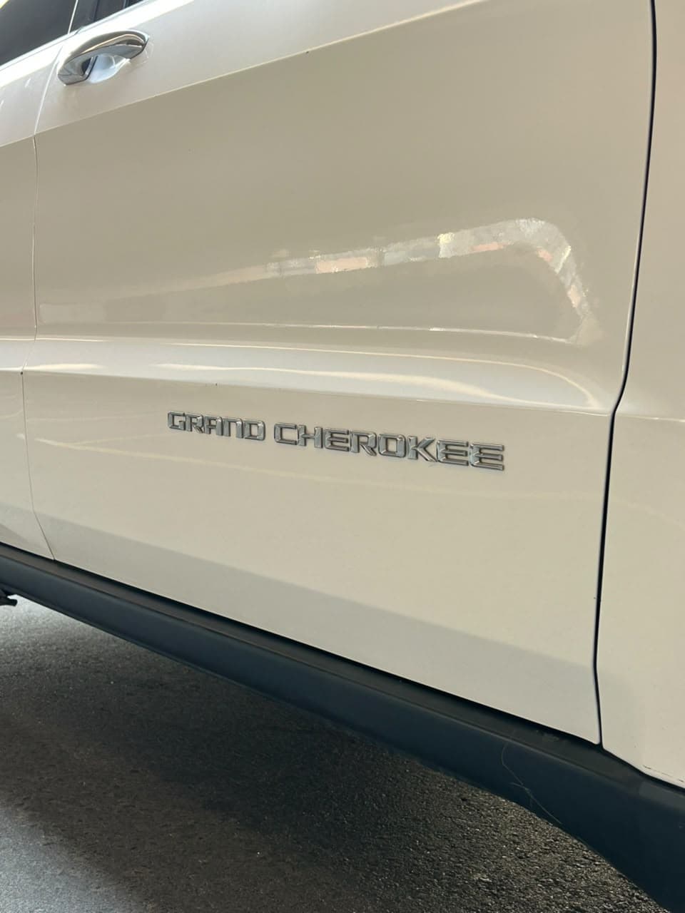 2015 Jeep Grand Cherokee Limited for sale Dubai, Carology photo 3