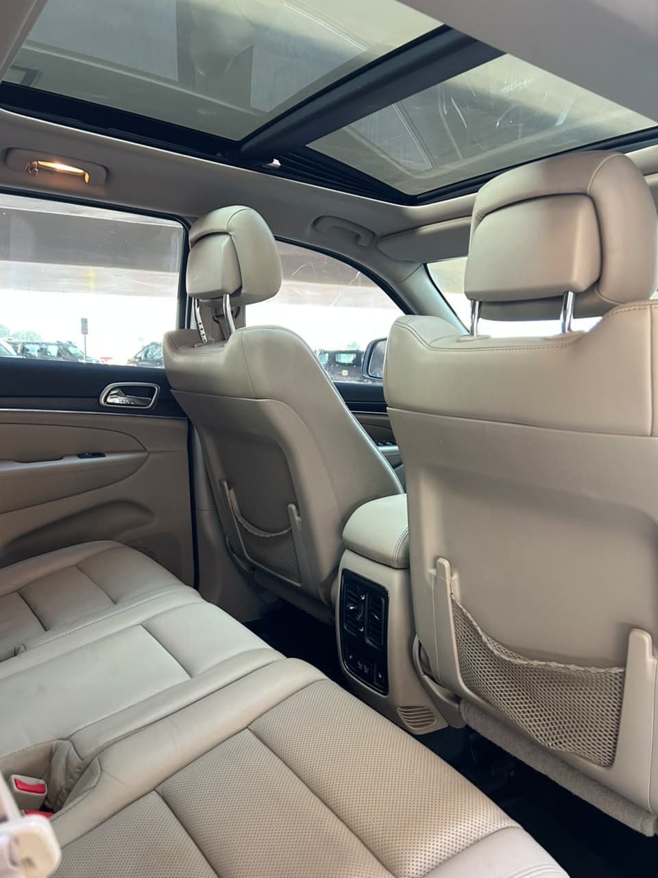 2015 Jeep Grand Cherokee Limited for sale Dubai, Carology photo 7