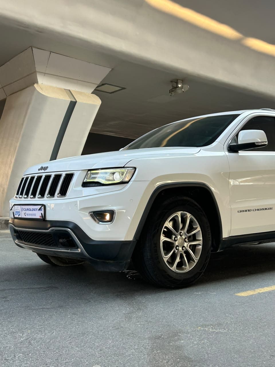 2015 Jeep Grand Cherokee Limited for sale Dubai, Carology photo 10