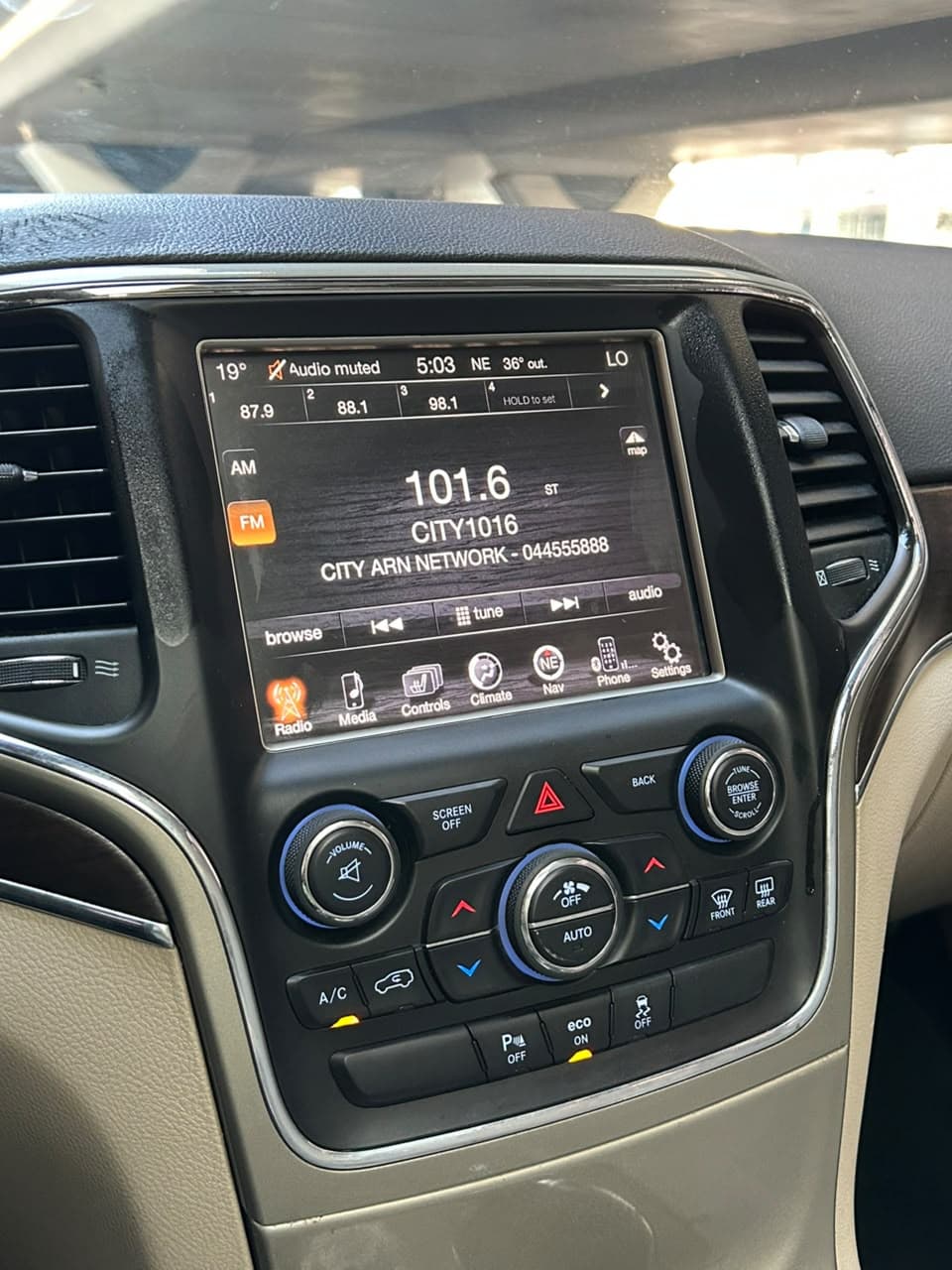 2015 Jeep Grand Cherokee Limited for sale Dubai, Carology photo 18