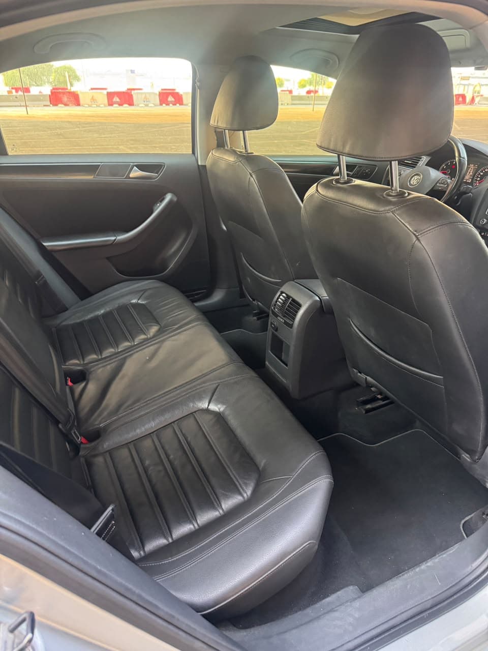 2015 Volkswagen Jetta for sale Dubai, Carology photo 11