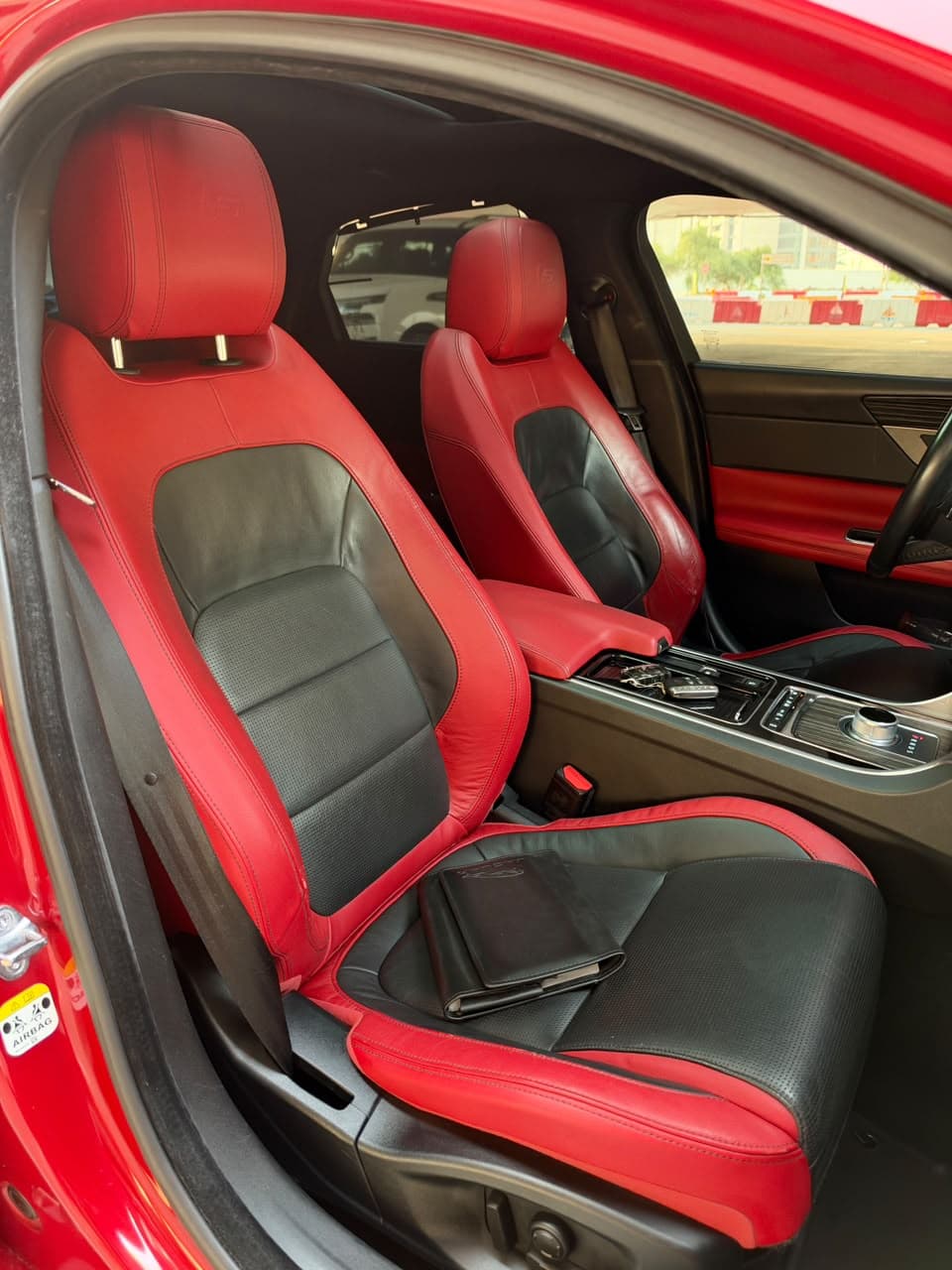 2016 Jaguar XF S for sale Dubai, Carology photo 22