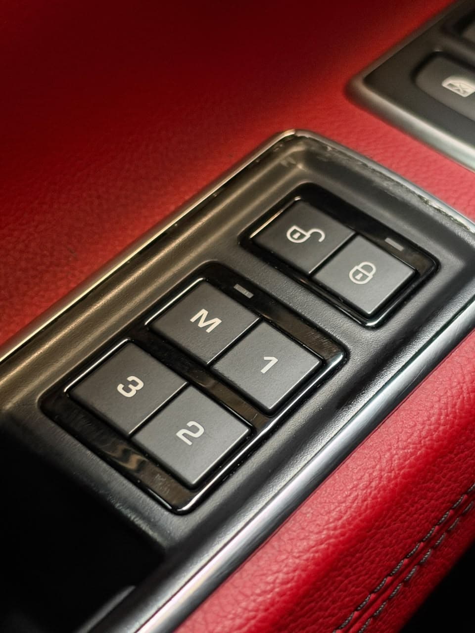 2016 Jaguar XF S for sale Dubai, Carology photo 32