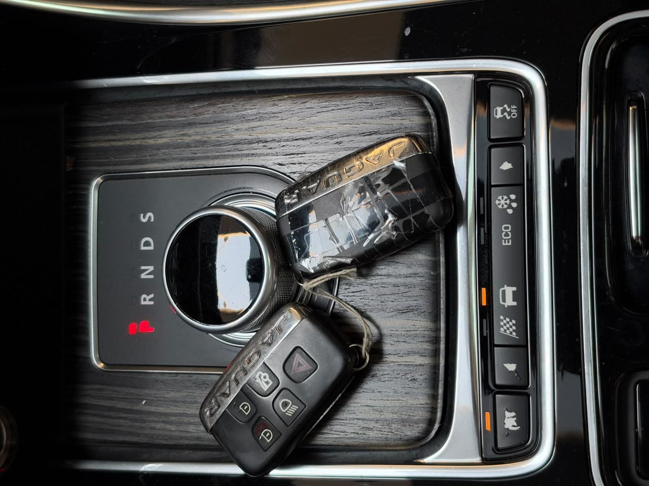 2016 Jaguar XF S for sale Dubai, Carology photo 34