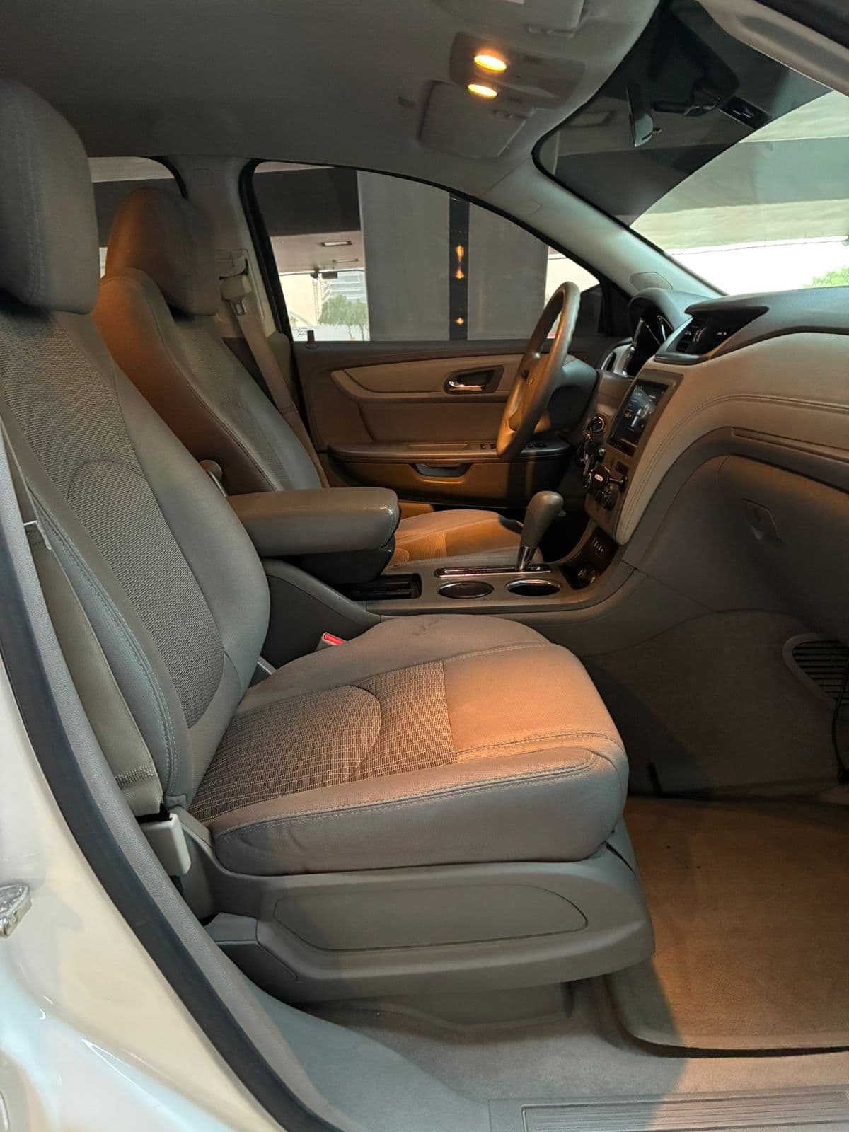 2017 Chevrolet Traverse LT for sale Dubai, Carology photo 7