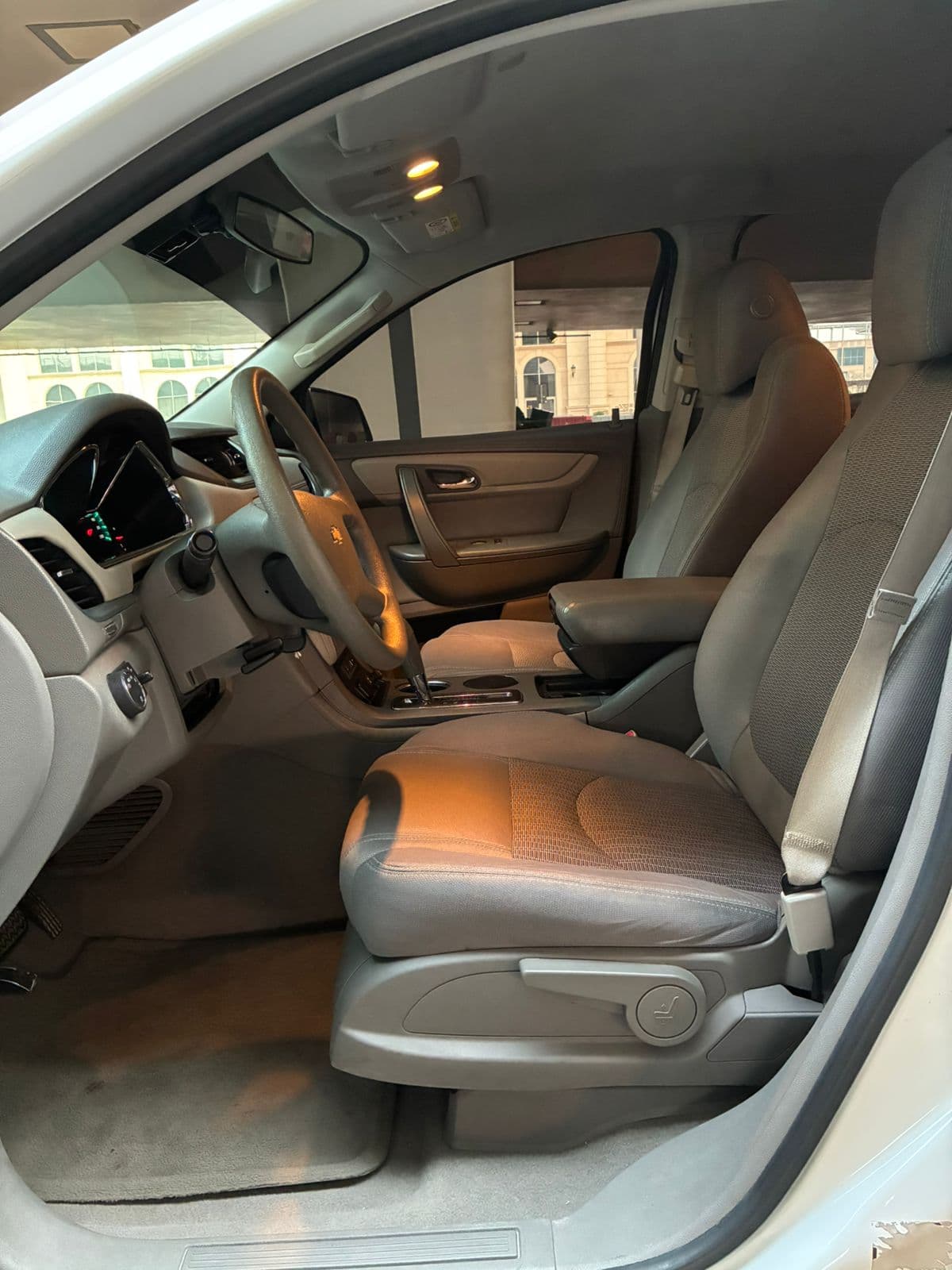 2017 Chevrolet Traverse LT for sale Dubai, Carology photo 18
