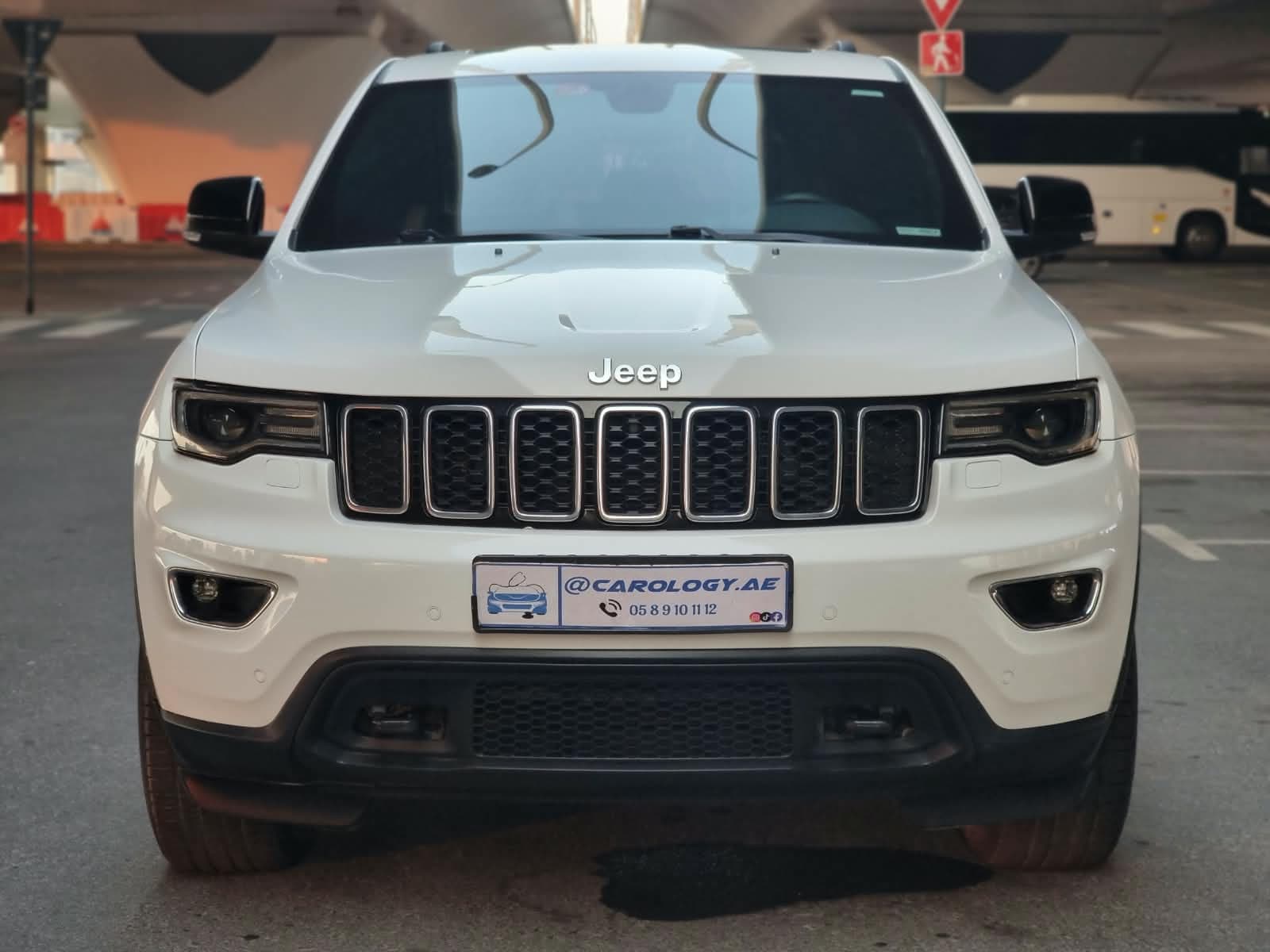 2017 Jeep Grand Cherokee 4x4 for sale Dubai, Carology
