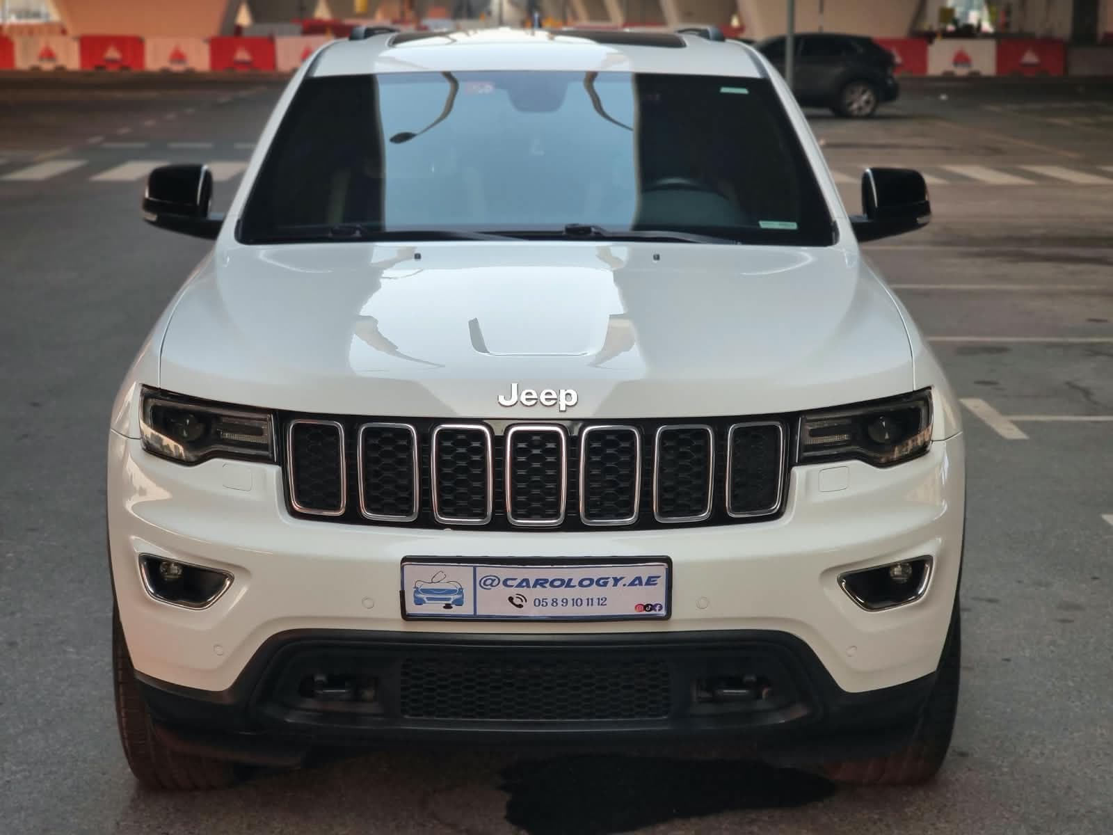 2017 Jeep Grand Cherokee 4x4 for sale Dubai, Carology photo 2
