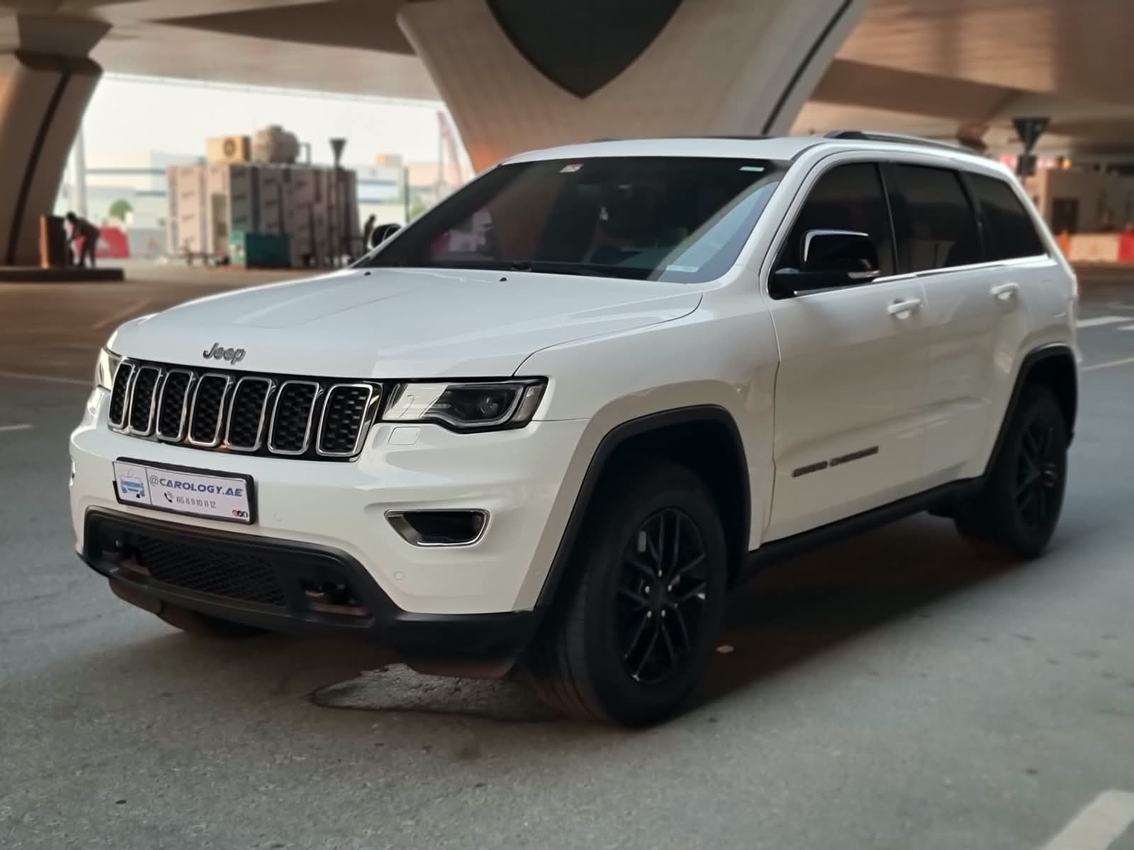 2017 Jeep Grand Cherokee 4x4 for sale Dubai, Carology photo 3