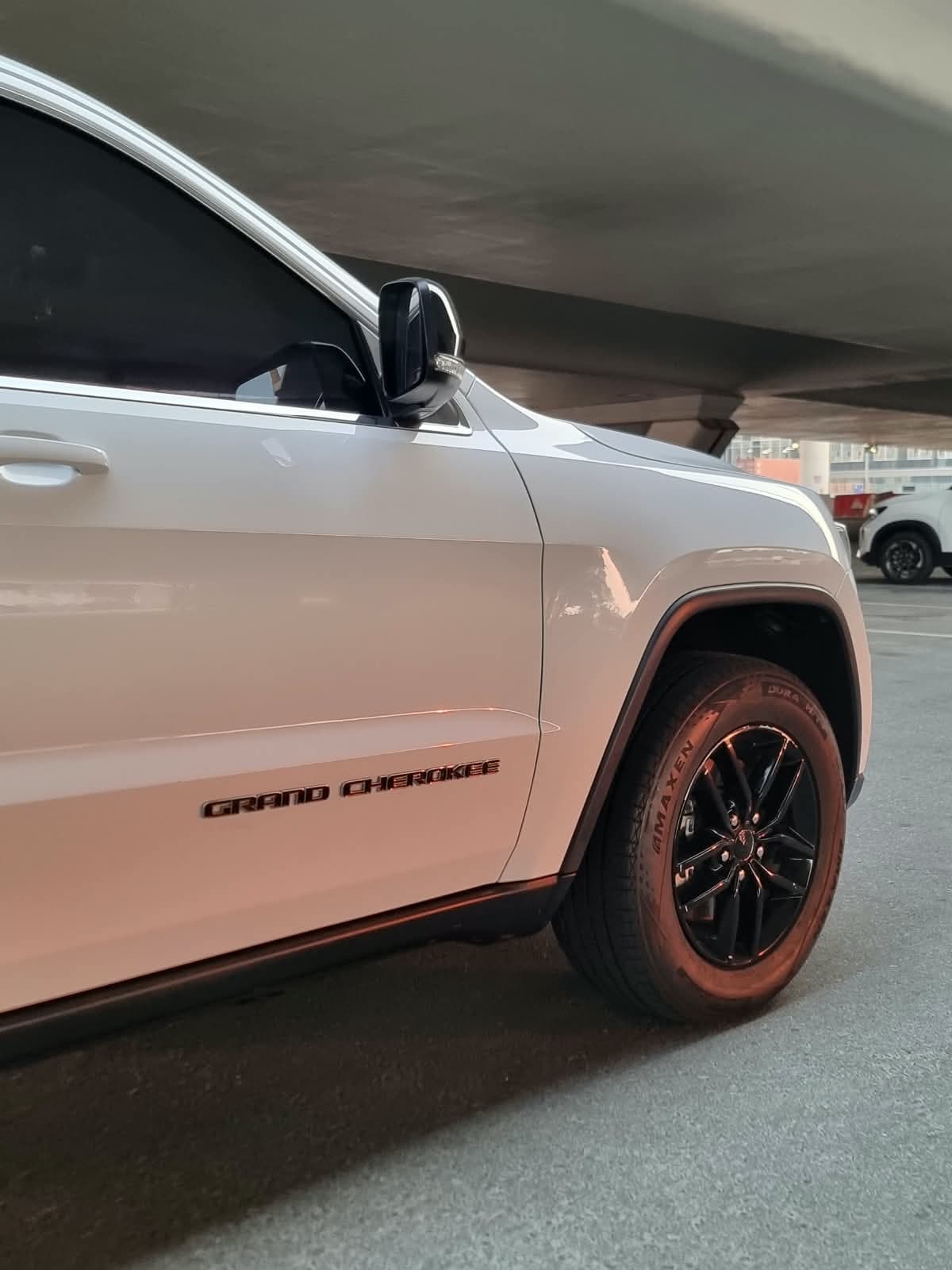 2017 Jeep Grand Cherokee 4x4 for sale Dubai, Carology photo 6