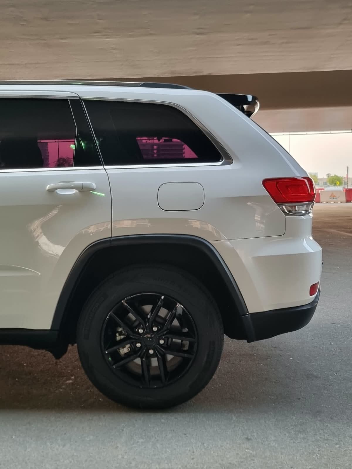 2017 Jeep Grand Cherokee 4x4 for sale Dubai, Carology photo 7