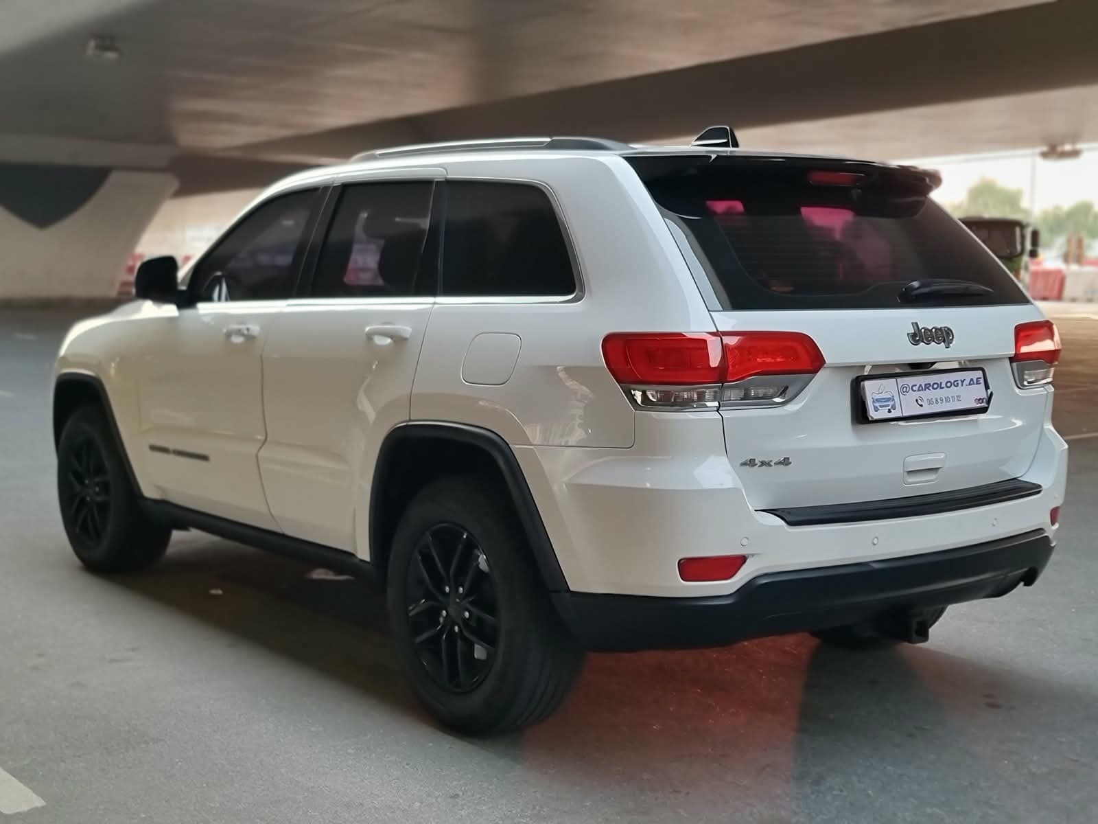 2017 Jeep Grand Cherokee 4x4 for sale Dubai, Carology photo 8