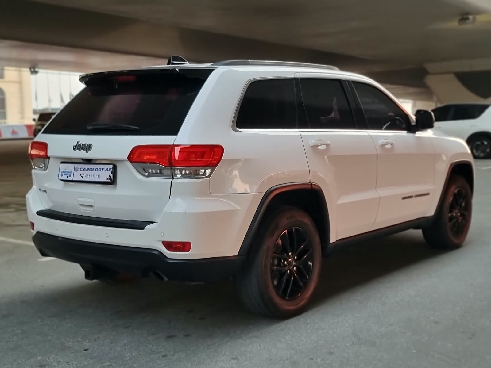 2017 Jeep Grand Cherokee 4x4 for sale Dubai, Carology photo 10