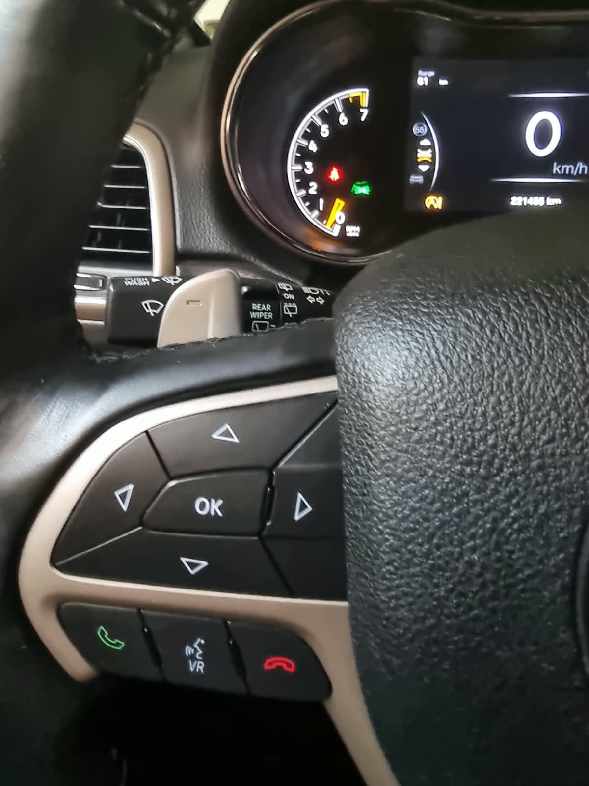 2017 Jeep Grand Cherokee 4x4 for sale Dubai, Carology photo 13