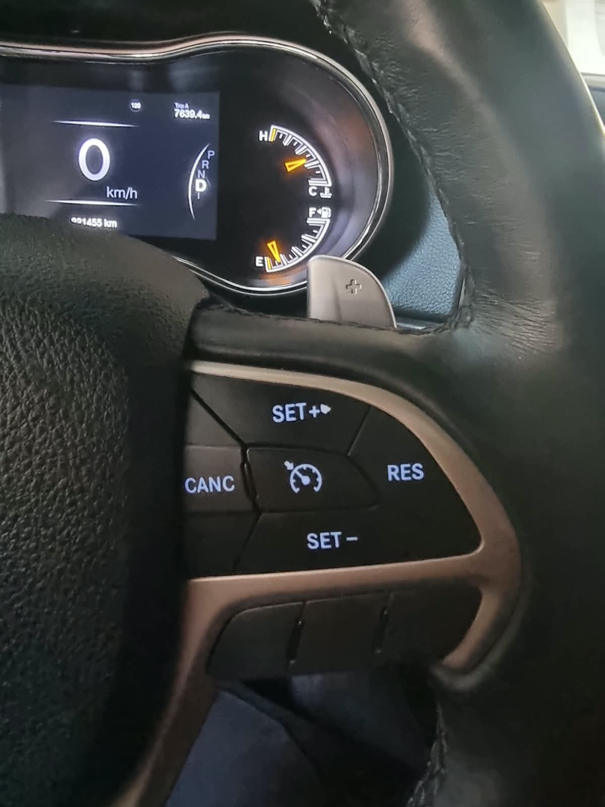 2017 Jeep Grand Cherokee 4x4 for sale Dubai, Carology photo 14