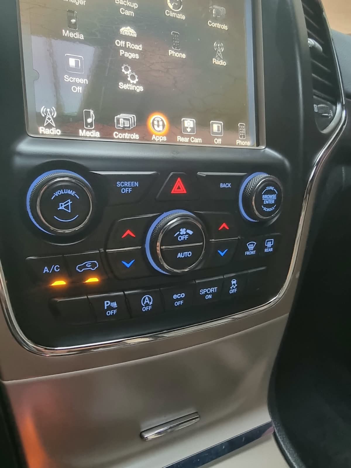 2017 Jeep Grand Cherokee 4x4 for sale Dubai, Carology photo 15