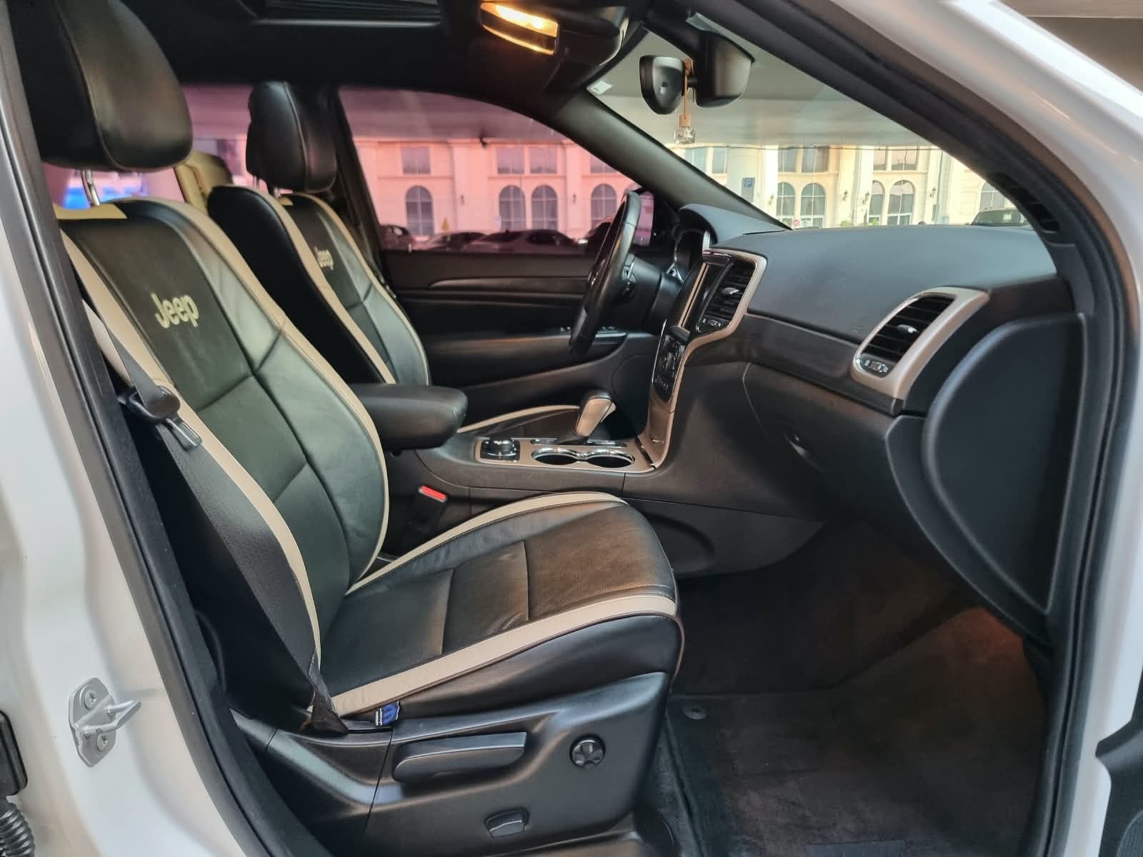 2017 Jeep Grand Cherokee 4x4 for sale Dubai, Carology photo 20