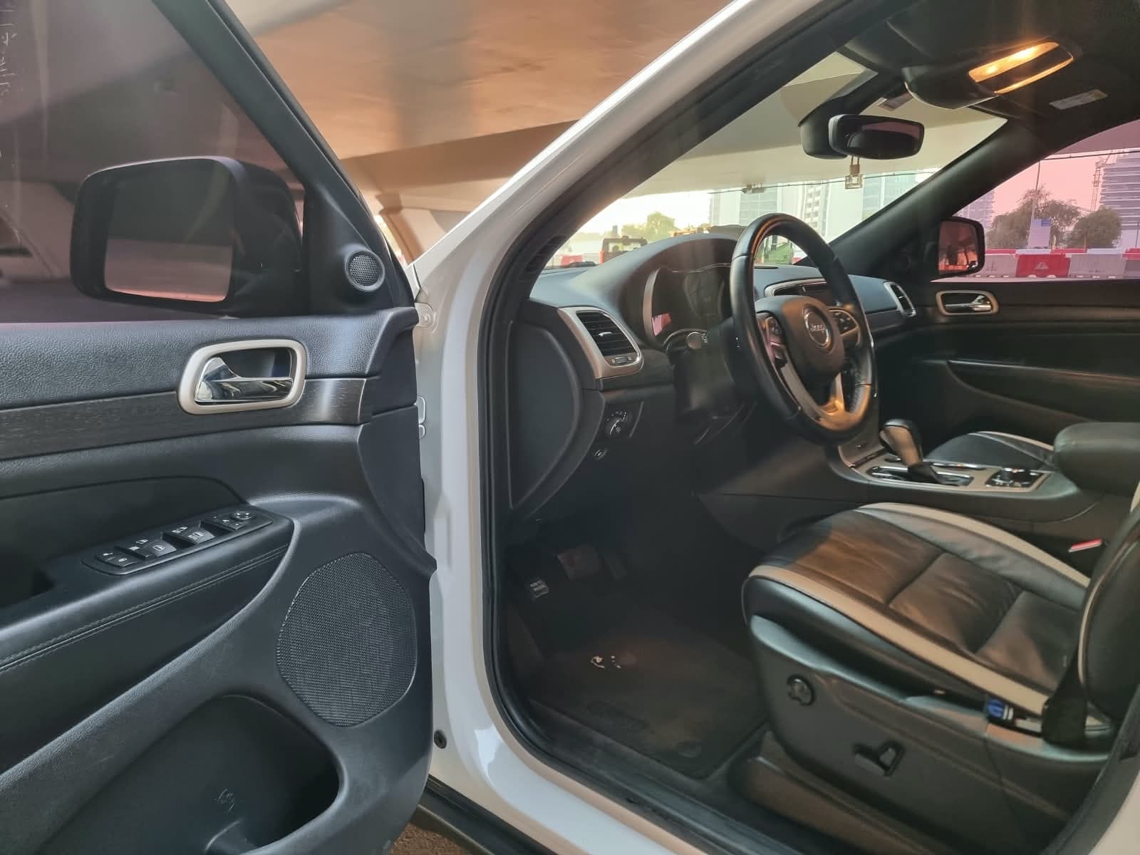 2017 Jeep Grand Cherokee 4x4 for sale Dubai, Carology photo 26