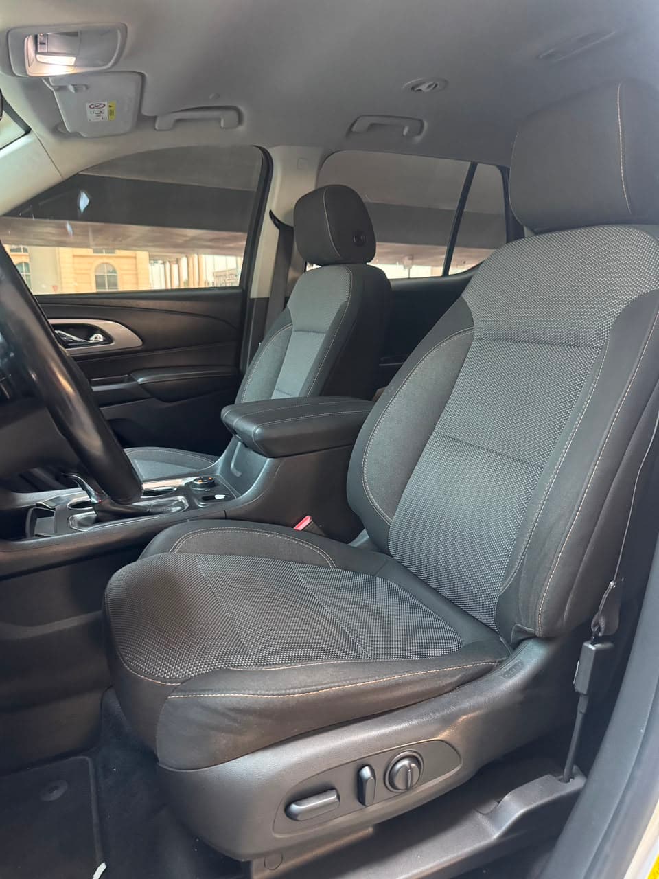 2018 Chevrolet Traverse LT for sale Dubai, Carology photo 3