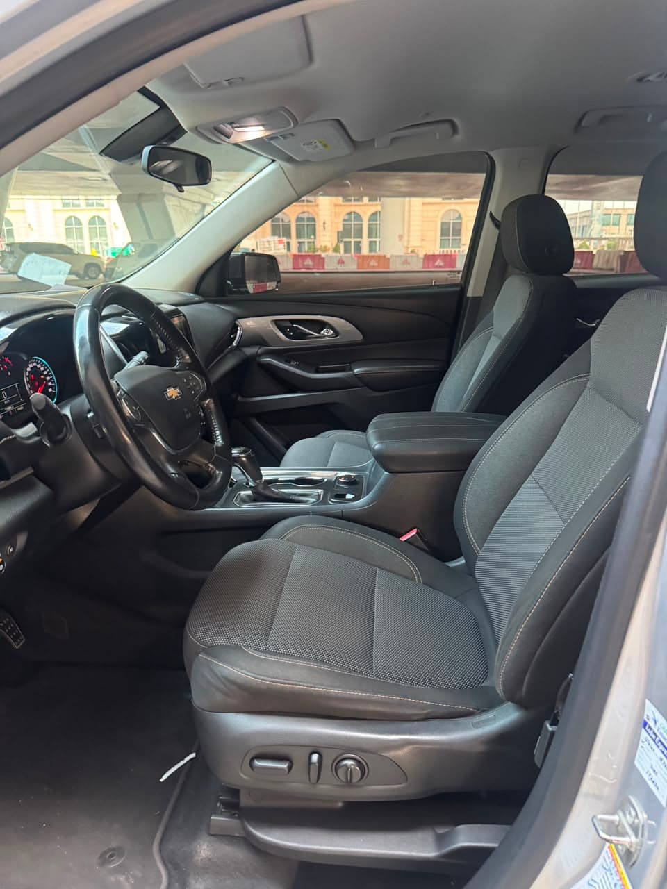 2018 Chevrolet Traverse LT for sale Dubai, Carology photo 5