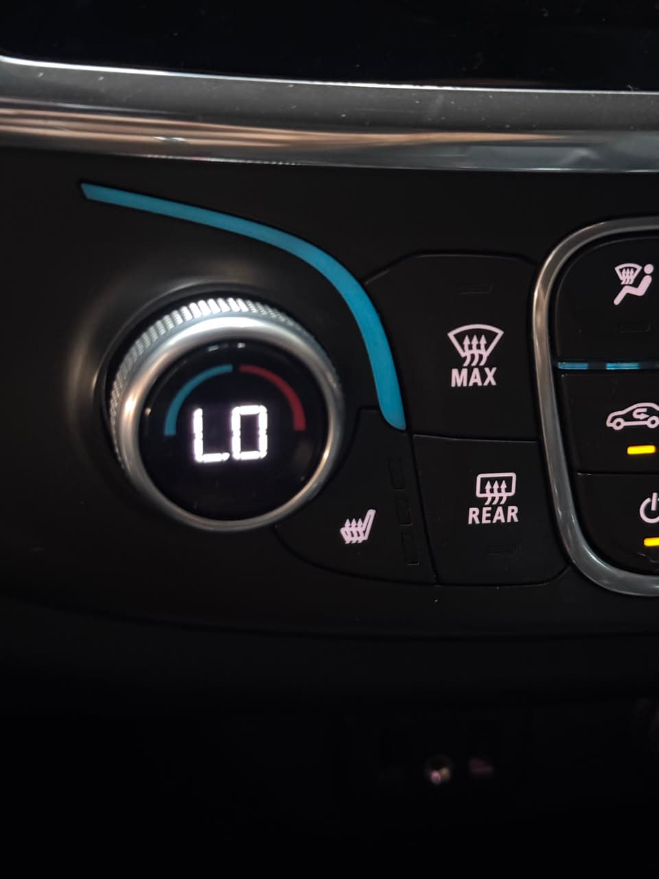2018 Chevrolet Traverse LT for sale Dubai, Carology photo 7