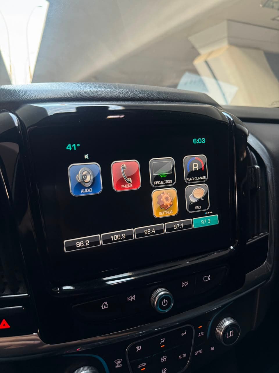 2018 Chevrolet Traverse LT for sale Dubai, Carology photo 8