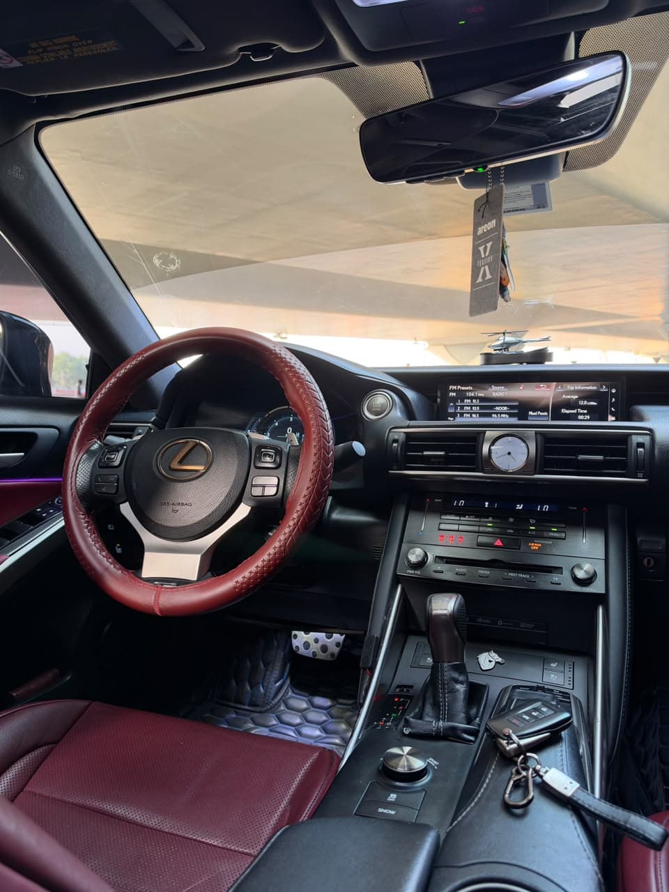 2018 Lexus IS300 F Sport for sale Dubai, Carology photo 13