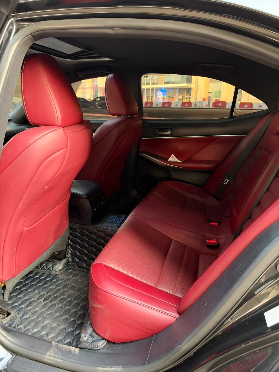 2018 Lexus IS300 F Sport for sale Dubai, Carology photo 14