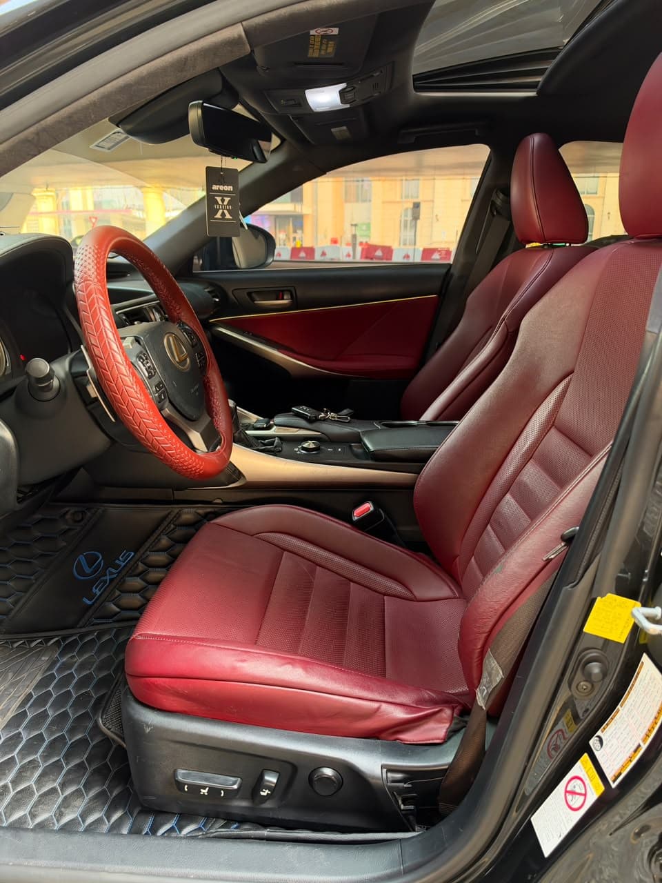 2018 Lexus IS300 F Sport for sale Dubai, Carology photo 16