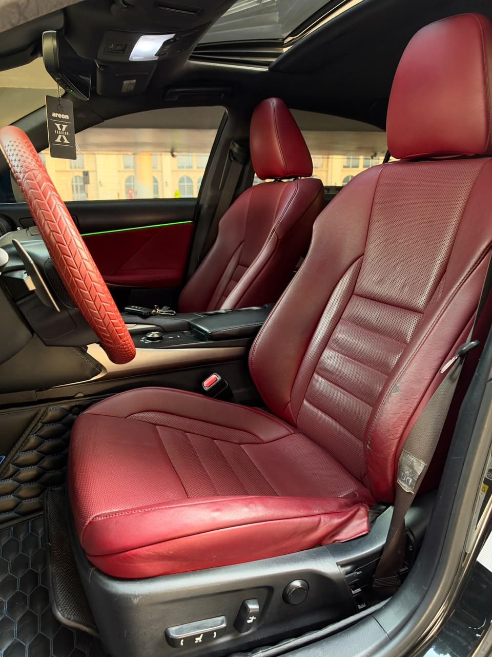 2018 Lexus IS300 F Sport for sale Dubai, Carology photo 17