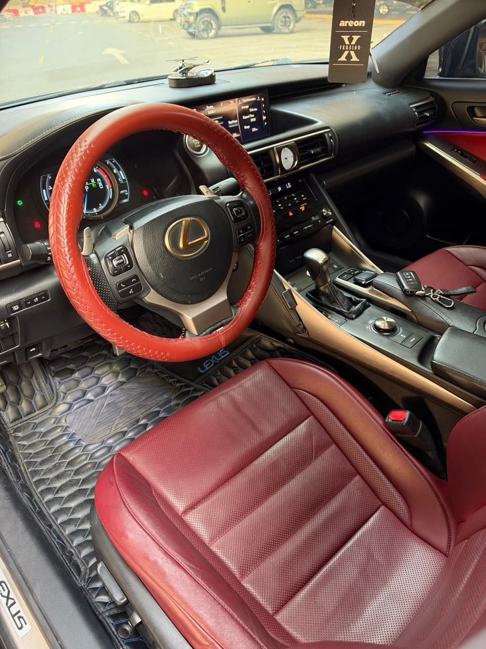 2018 Lexus IS300 F Sport for sale Dubai, Carology photo 18