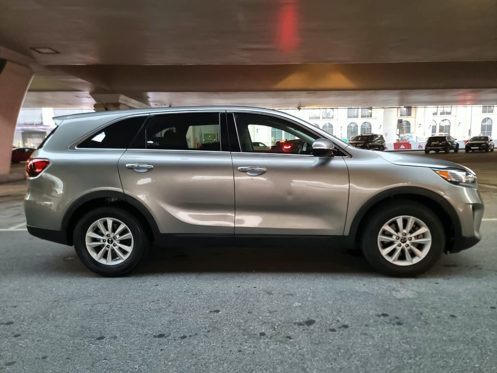 2019 Kia Sorento for sale Dubai, Carology photo 8