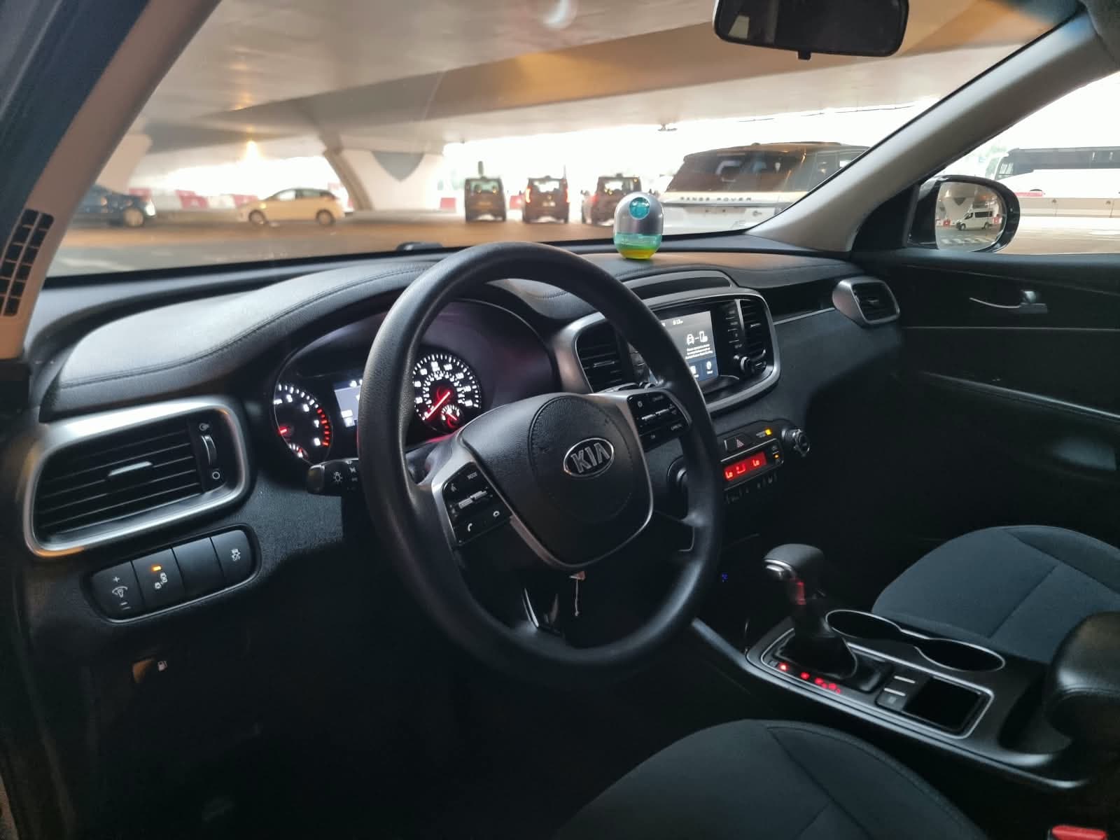 2019 Kia Sorento for sale Dubai, Carology photo 9