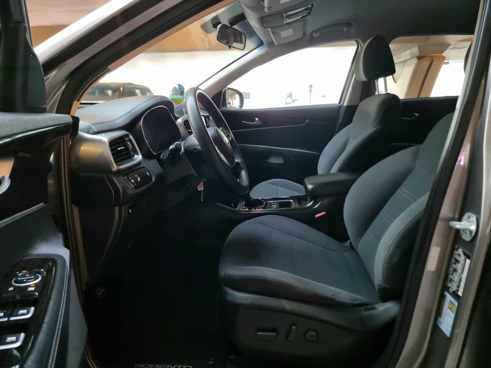 2019 Kia Sorento for sale Dubai, Carology photo 11