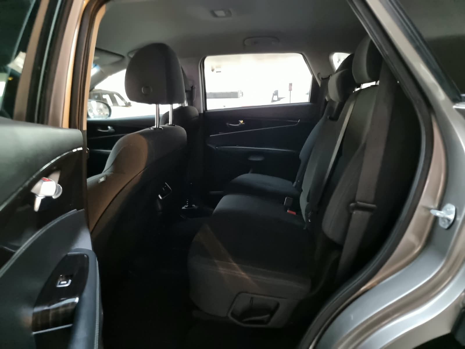 2019 Kia Sorento for sale Dubai, Carology photo 12