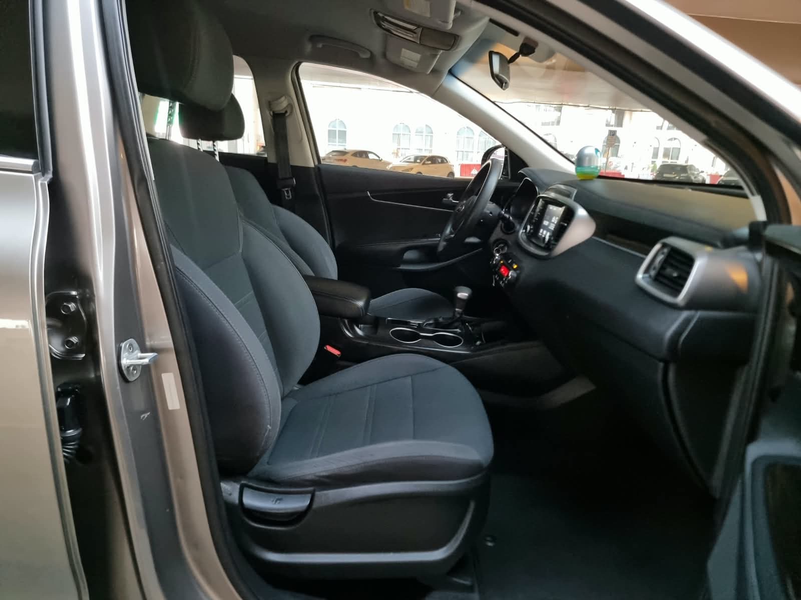 2019 Kia Sorento for sale Dubai, Carology photo 15
